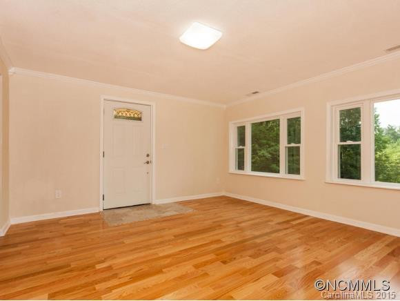 211 Lyndon Lane - Photo 3
