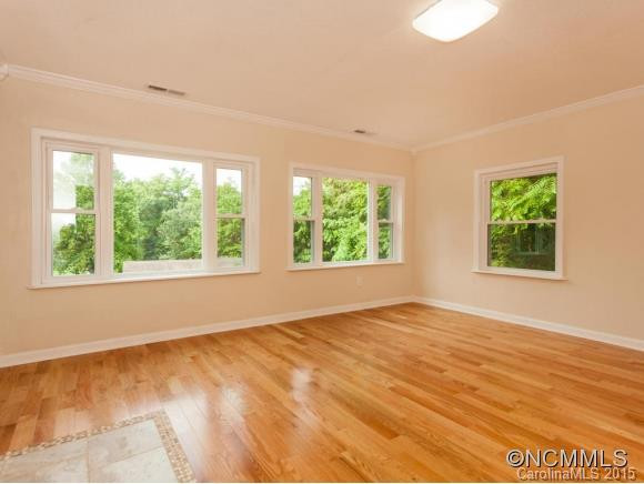 211 Lyndon Lane - Photo 4