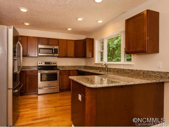 211 Lyndon Lane - Photo 5