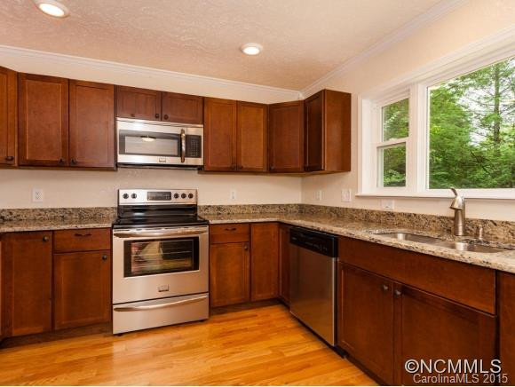 211 Lyndon Lane - Photo 6