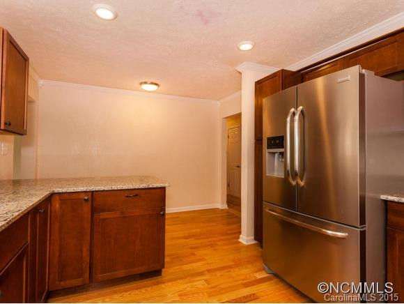 211 Lyndon Lane - Photo 8