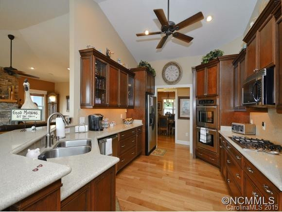 190 CIRCLE TOP DRIVE - Photo 11