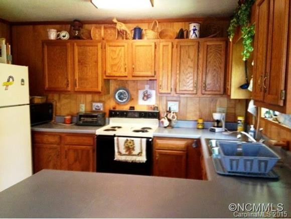 8512 Pinnacle Mountain Road - Photo 3