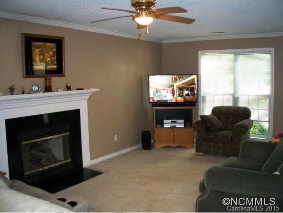 927 Woodhill Drive - Photo 4