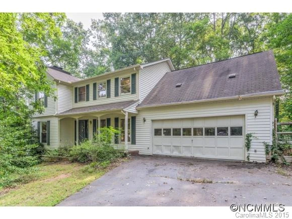 4 S Oaks Circle