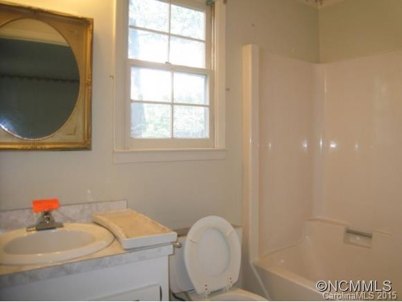 172 GROVE Street - Photo 12