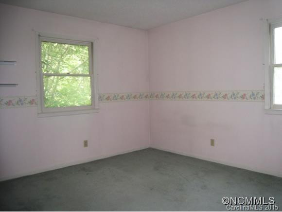 172 GROVE Street - Photo 14