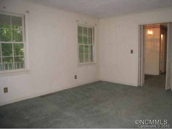 172 GROVE Street - Photo 4