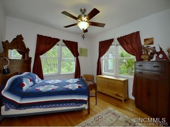 133 BARNARD AVE - Photo 9