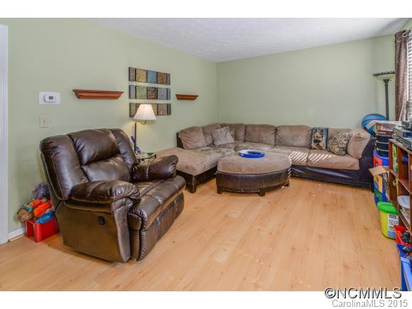 105 Arco Rd - Photo 4