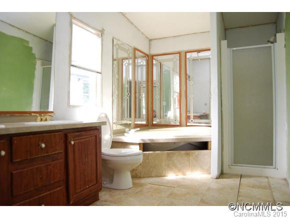 324 James St - Photo 8