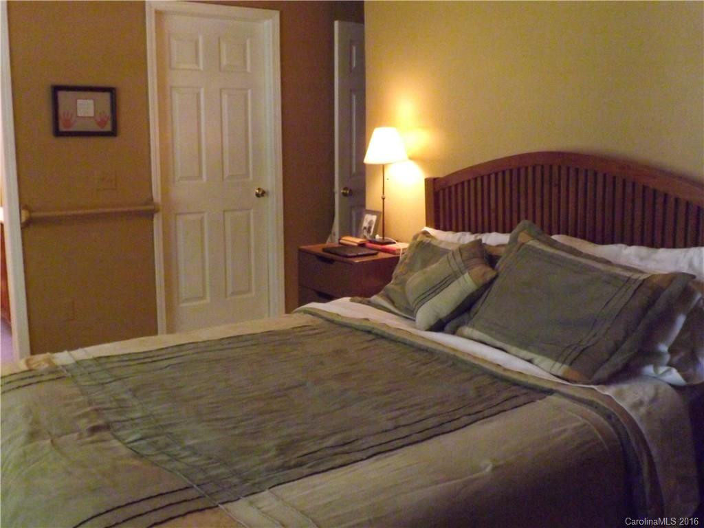 2803 Hollybrook Lane - Photo 5