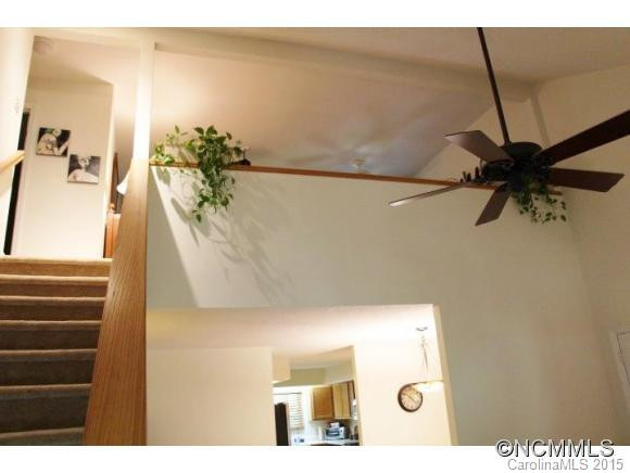 312 Oak Place - Photo 12