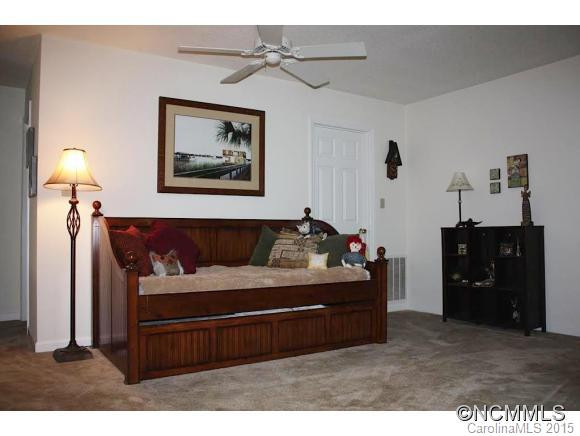312 Oak Place - Photo 13