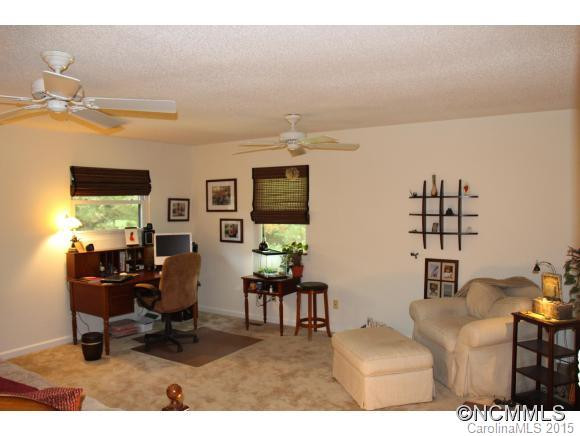312 Oak Place - Photo 15