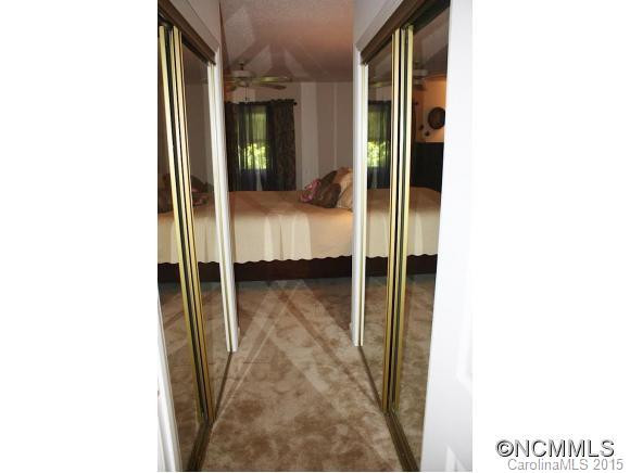312 Oak Place - Photo 17