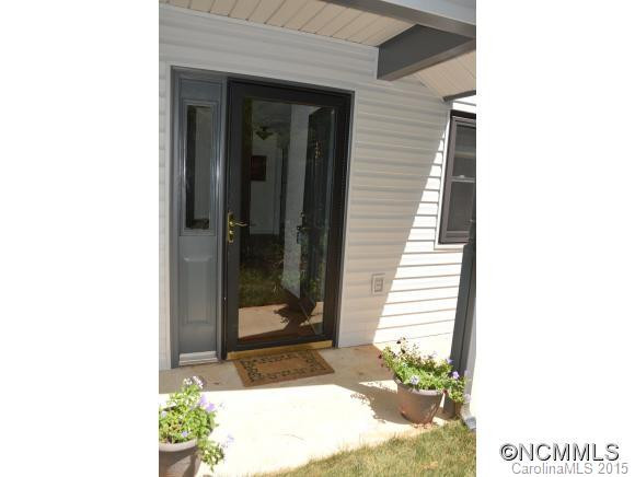 312 Oak Place - Photo 3