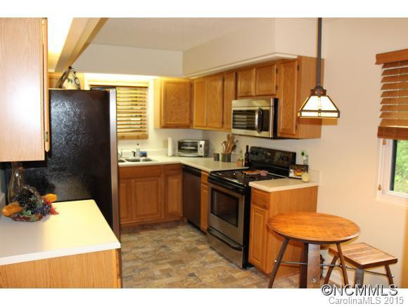 312 Oak Place - Photo 5
