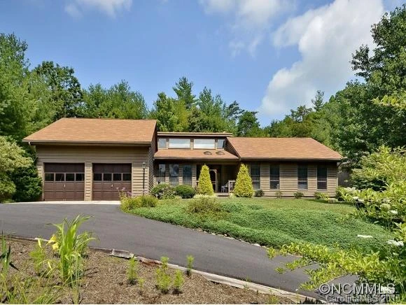77 Hillcrest Drive