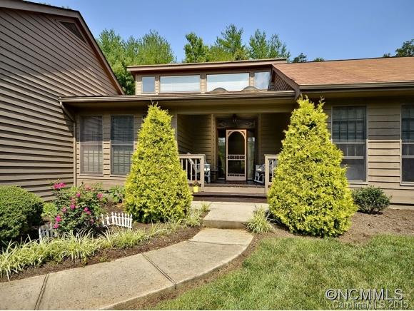 77 Hillcrest Drive - Photo 2