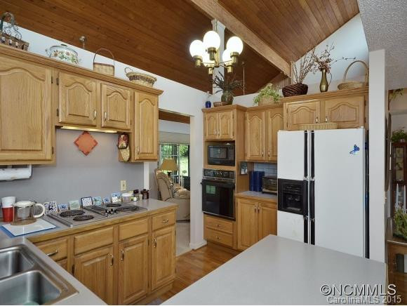 77 Hillcrest Drive - Photo 11