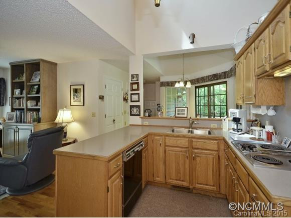 77 Hillcrest Drive - Photo 10
