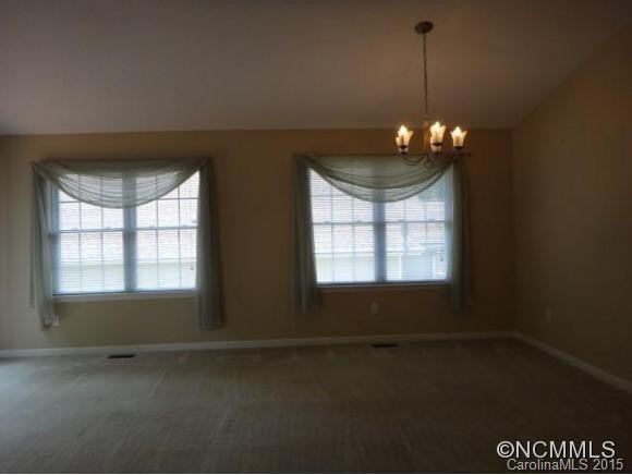12 E. Danbury - Photo 4
