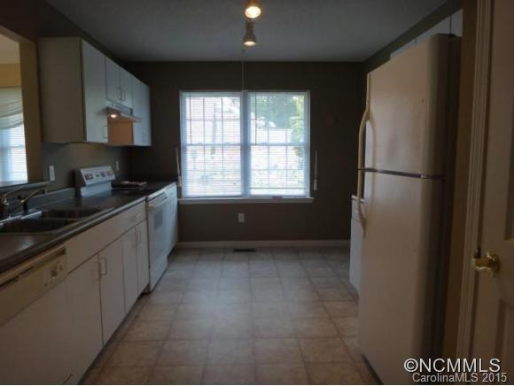 12 E. Danbury - Photo 9