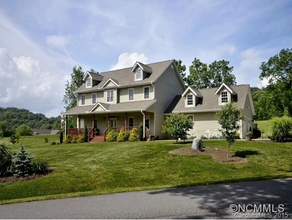 285 STEPPING STONE LANE