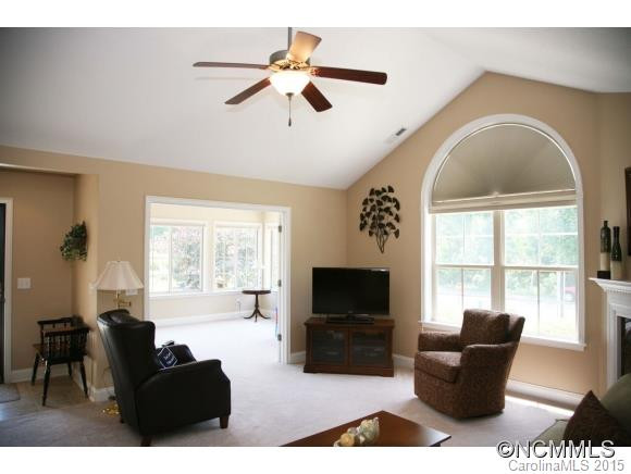 2 Mountain Meadow Circle - Photo 6