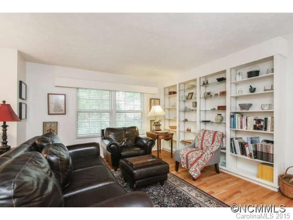 23 King Arthur Pl - Photo 5