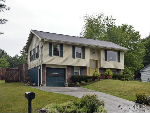 4 KING ARTHUR PL