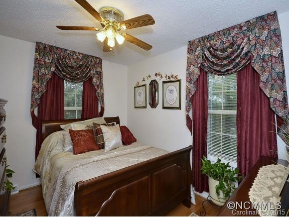 4 KING ARTHUR PL - Photo 11