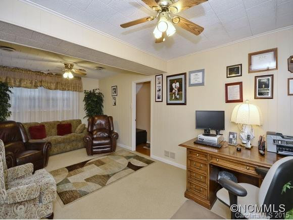 4 KING ARTHUR PL - Photo 15