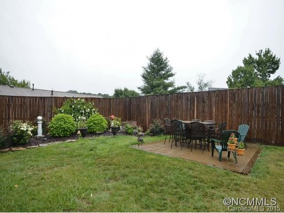 4 KING ARTHUR PL - Photo 17