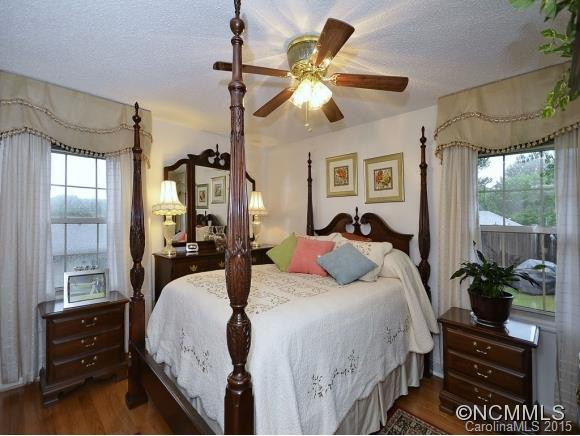 4 KING ARTHUR PL - Photo 9