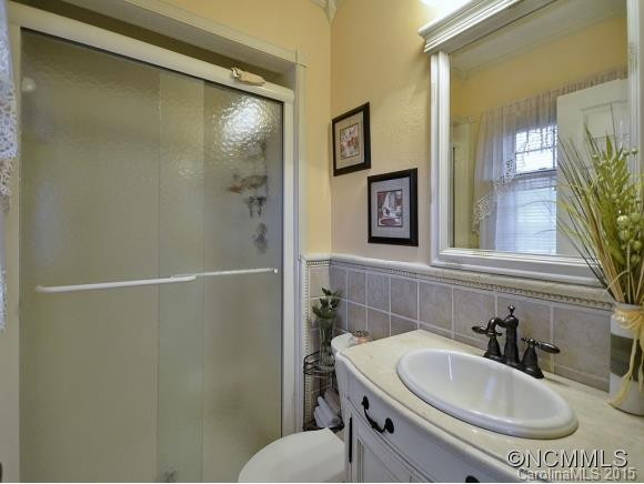 4 KING ARTHUR PL - Photo 10