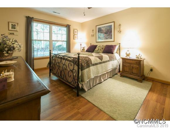 235 Hondah Boulevard - Photo 5