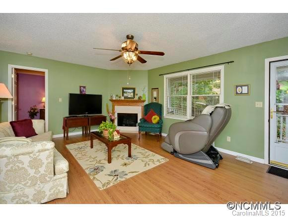 7 MAPLE LEAF DRIVE - Photo 2
