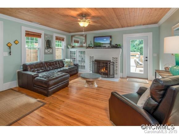 485 College Street - Photo 2