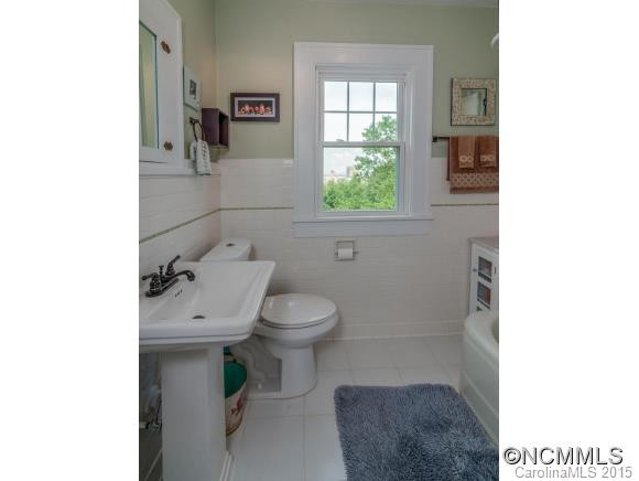 485 College Street - Photo 12