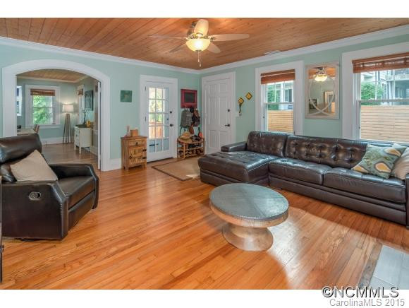 485 College Street - Photo 3