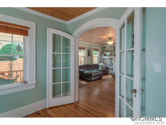 485 College Street - Photo 4