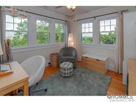 485 College Street - Photo 9