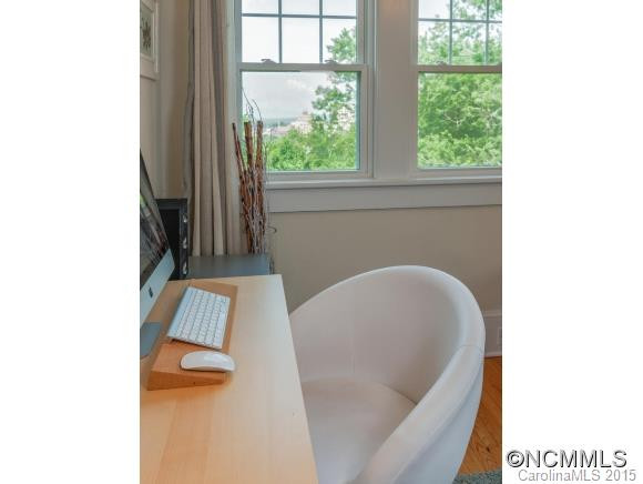 485 College Street - Photo 10