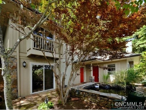 860 TOWN MOUNTAIN ROAD