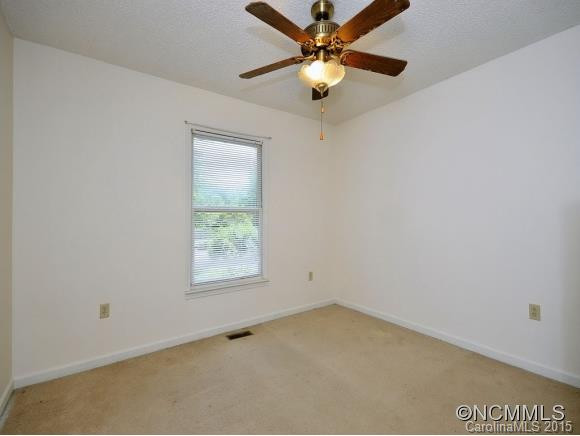 10 TIMBERLEAF DRIVE - Photo 12