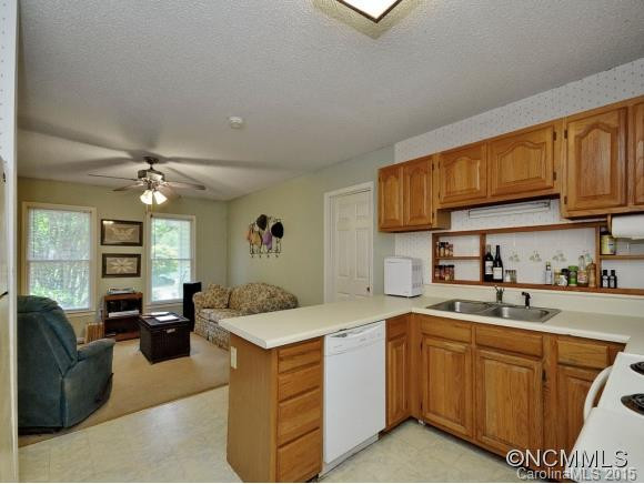10 TIMBERLEAF DRIVE - Photo 3