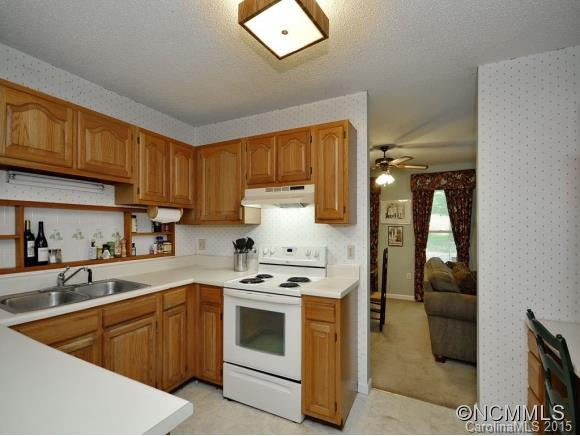 10 TIMBERLEAF DRIVE - Photo 4