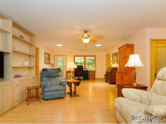 227 E Poplar Drive - Photo 7